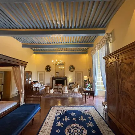 Chateau De לינה וארוחת בוקר 4*