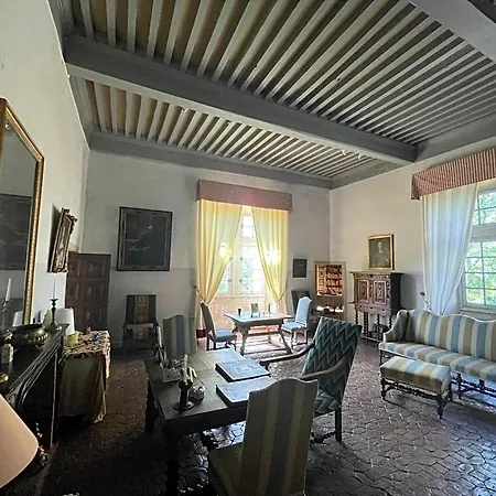 Chateau De فندق مبيت وإفطار